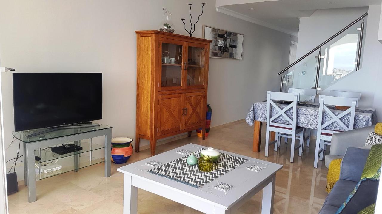 Modern Duquesa 2 Bed Outstanding View Of Sea Golf Apartment มานิลบา ภายนอก รูปภาพ
